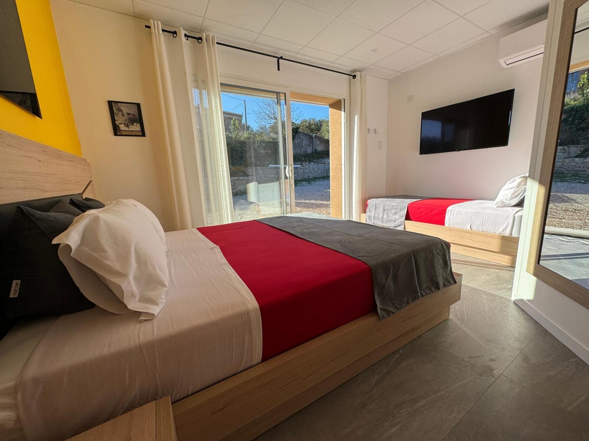 Domaine Maxxim Otel Clermont-lʼHérault Dış mekan fotoğraf